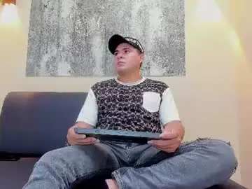 Chaturbate Live Sex Cam of theo_wood3
