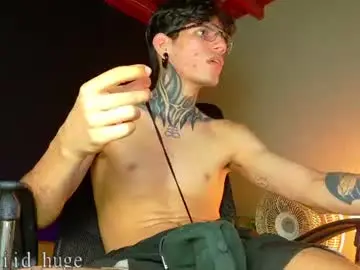 Chaturbate Live Sex Cam of daviid_huge