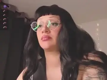 Chaturbate Live Sex Cam of yuki_cross