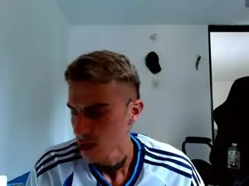 Chaturbate Live Porn of bray_hotboy
