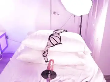 Chaturbate Live Sex Cam of kendall_evanss_