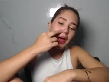 Chaturbate Sex Cam of melody_phillips2