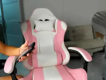 Chaturbate Free Porn Cam of horrny_18_victoria