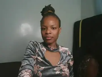 Chaturbate Live Sex Cam of petite_luxe1