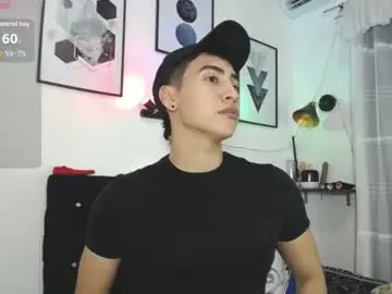 Chaturbate Sex Cam of thomas_and_lyan