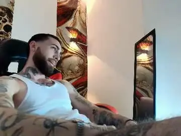 Chaturbate Live Sex Cam of luke_davis01