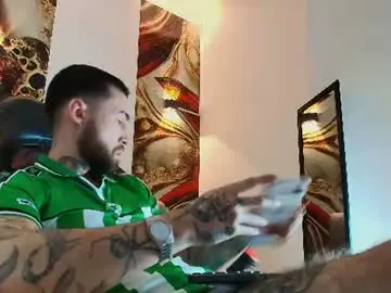 Chaturbate Live Sex Cam of luke_davis01