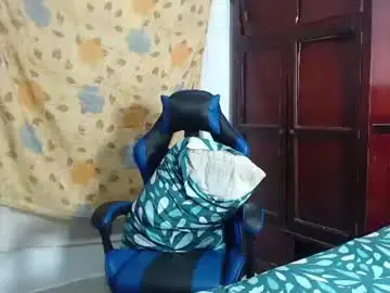 Chaturbate Live Sex Cam of alice_julls