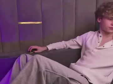 Chaturbate Free Porn Cam of curlytwinkboy