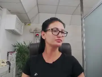 Chaturbate Adult Video Chat of hellendesire