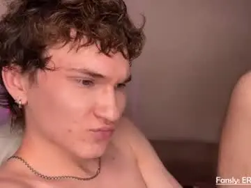Chaturbate Live Sex Cam of eric_dark