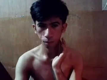 Chaturbate Sex Cam of hairyhugecock_22