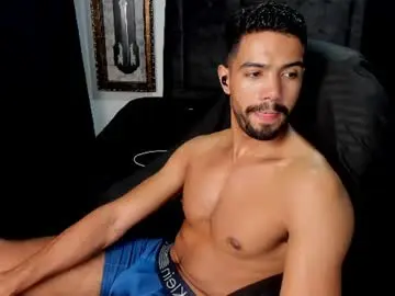 Chaturbate Live Sex Cam of simple_guyy