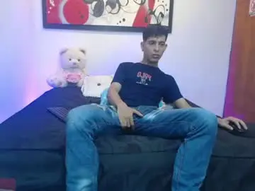 Chaturbate Live Sex of andrescoll25