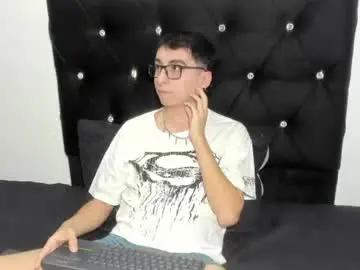 Chaturbate Live Porn of milogm_