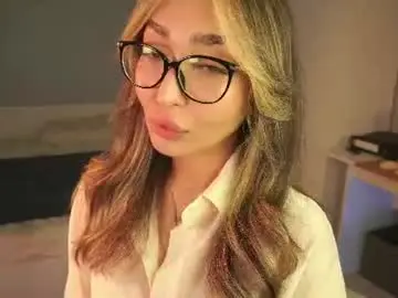Chaturbate Live Sex Cam of kira_404