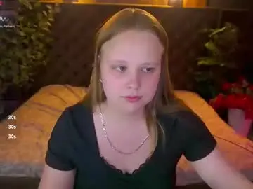 Chaturbate Nude Webcam of crystallpaws_