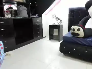 Chaturbate Live Sex Cam of lia__owen