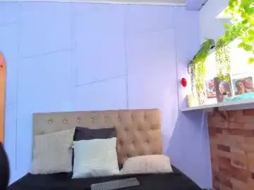 Chaturbate Live Sex Cam of amelia_adms