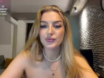 Chaturbate Live Sex Cam of hi_lina