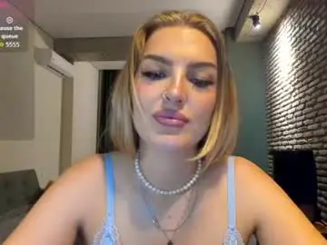 Chaturbate Live Sex Cam of hi_lina
