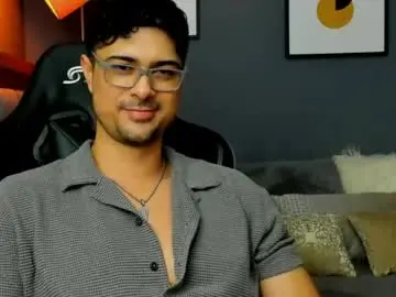 Chaturbate Watch Live Sex Cams of adam_clarke