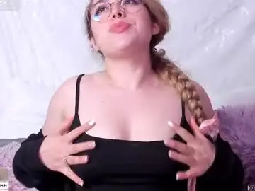 Chaturbate Best live sex cam show of julieta_cooper20