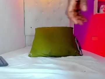 Chaturbate Sex Cam of roxy_sexy69