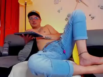 Chaturbate Live Sex Cam of leo_hunt