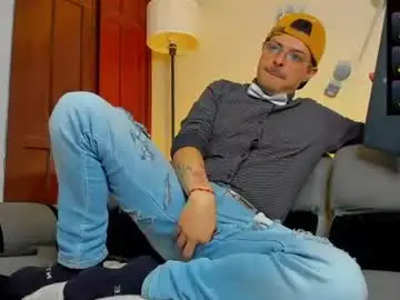 Chaturbate Live Sex of leo_hunt
