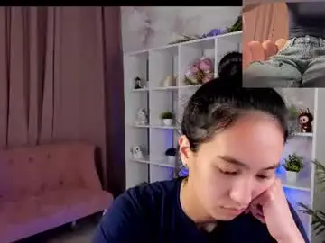 Chaturbate Sex Cam of yummy_lamii