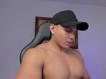 Chaturbate Best live sex cam show of roy__constance