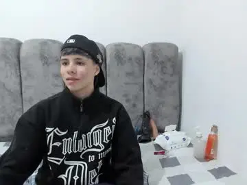 Chaturbate Best live sex cam show of bruno_cruz