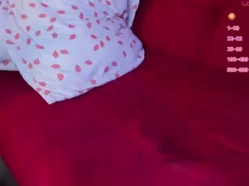 Chaturbate Live Sex Cam of petitemuse