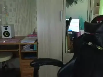 Chaturbate Live Sex Cam of golden_boyyy21