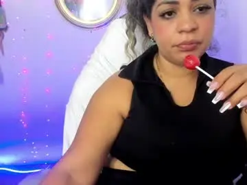 Chaturbate Live Sex Cam of latinamav22