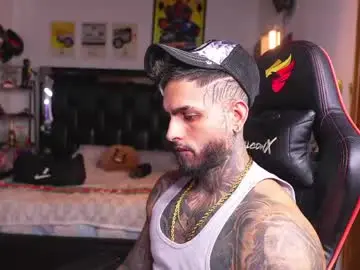 Chaturbate Sex Cam of logan_hugh8