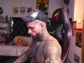 Chaturbate Live Sex Cam of logan_hugh8