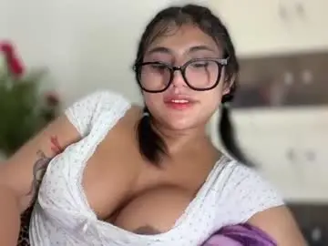 Chaturbate Live Sex Cam of katrinathompsoncums