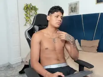 Chaturbate Nude Webcam of valerio_cum18