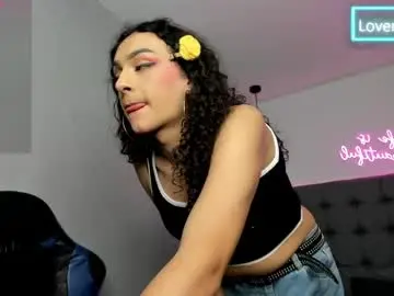 Chaturbate Sex Cam of scarletcherry18