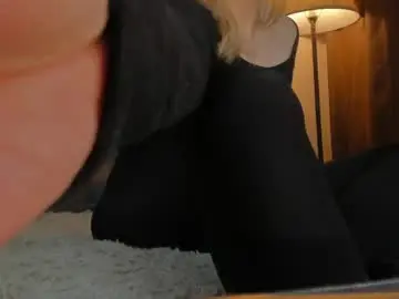 Chaturbate Live Sex Cam of lavender_tender