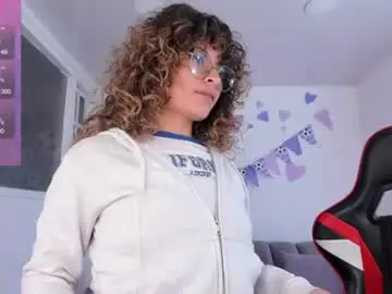 Chaturbate Watch Live Sex Cams of emily_fiori