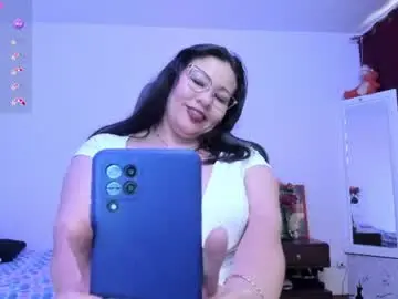 Chaturbate Sex Cam of esmeralda_milf1
