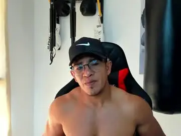 Chaturbate Best live sex cam show of tom_kingfit