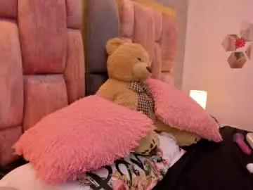 Chaturbate Live Sex Cam of charlotte_icee