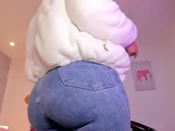 Chaturbate Free Porn Cam of charlotte_icee