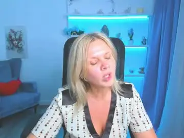 Chaturbate Best live sex cam show of agathaklouin