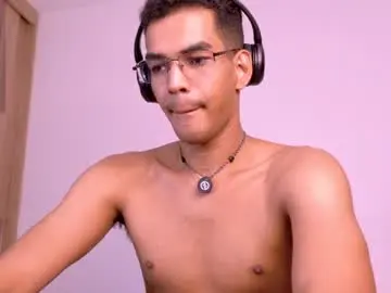 Chaturbate Best live sex cam show of pikashuu7u7