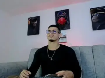 Chaturbate Free Live Porn of ethan_rodgers01